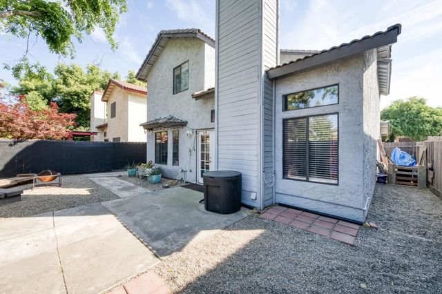 521 E Alluvial Avenue # 102, Fresno, CA 93720