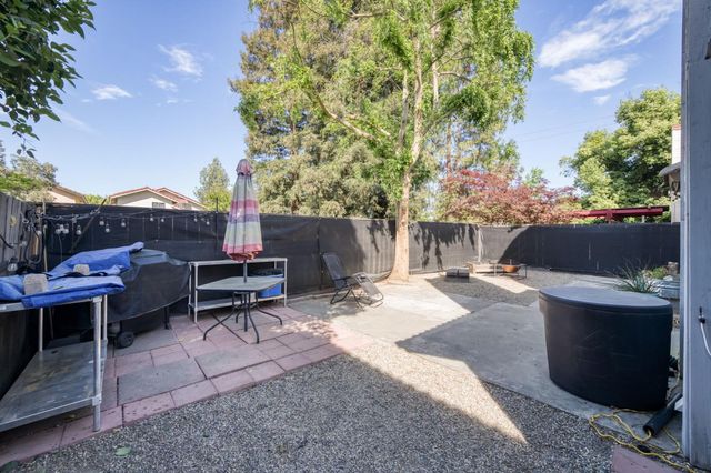 521 E Alluvial Avenue # 102, Fresno, CA 93720