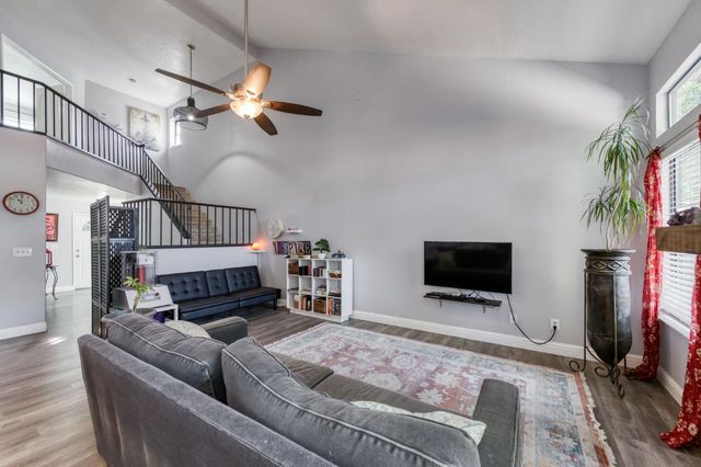 521 E Alluvial Avenue # 102, Fresno, CA 93720