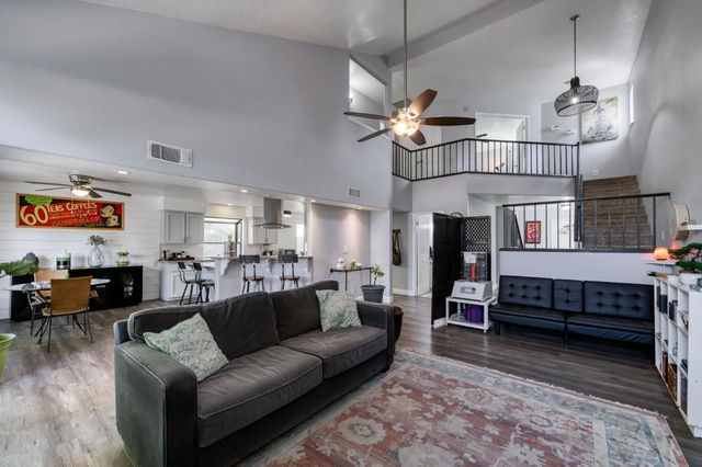 521 E Alluvial Avenue # 102, Fresno, CA 93720