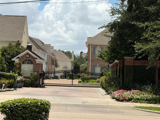 5225 Sagecircle Street S, Houston, TX 77056