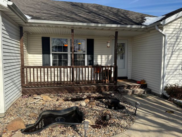 306 W Central Avenue, Wheatfield, IN 46392