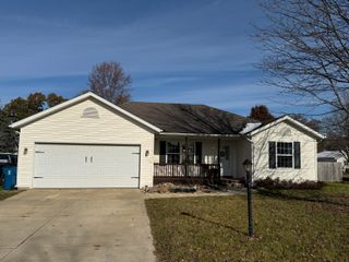 306 W Central Avenue, Wheatfield, IN 46392