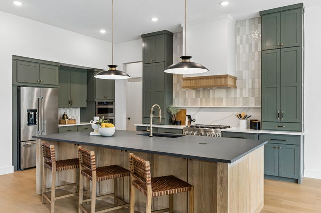 1770 Coopers Hawk Drive, Arlington, TX 76005