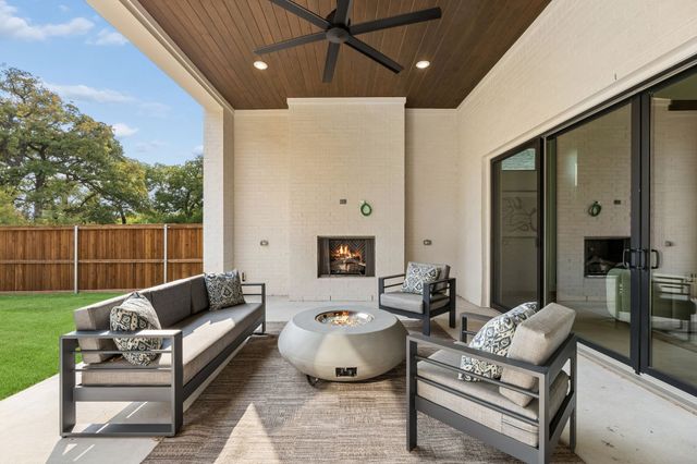 1770 Coopers Hawk Drive, Arlington, TX 76005