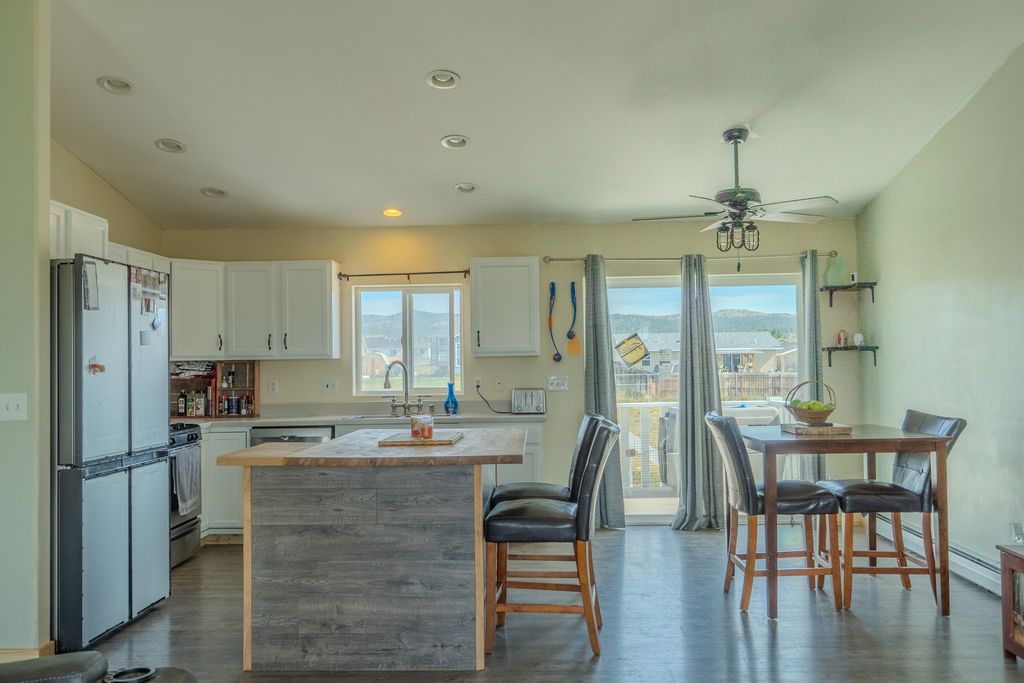 Image 10 of property listing at 870 Star Road, Helena, MT 59602