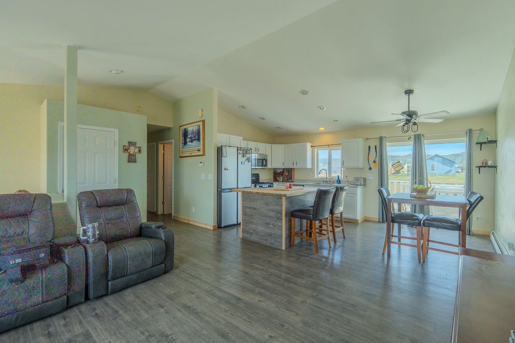 Image 14 of property listing at 870 Star Road, Helena, MT 59602