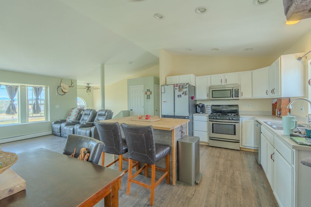 Image 17 of property listing at 870 Star Road, Helena, MT 59602