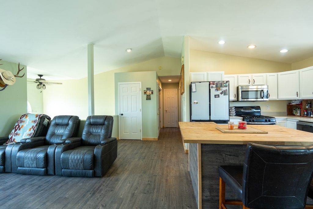 Image 19 of property listing at 870 Star Road, Helena, MT 59602