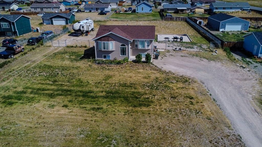 Image 2 of property listing at 870 Star Road, Helena, MT 59602