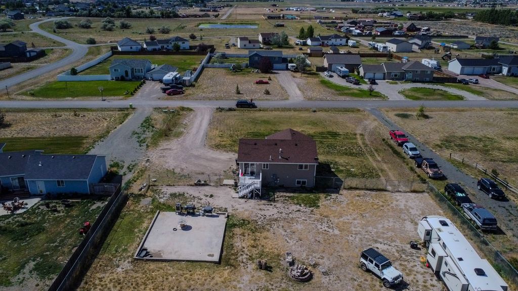 Image 6 of property listing at 870 Star Road, Helena, MT 59602