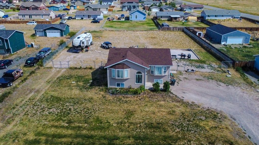 Image 8 of property listing at 870 Star Road, Helena, MT 59602