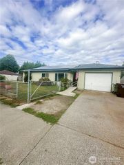760 34th Avenue, Longview, WA 98632