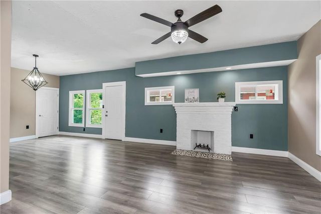 1511 S Evanston Street, Independence, MO 64052