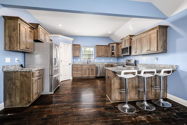 928 N Oak Terrace, Tonganoxie, KS 66086