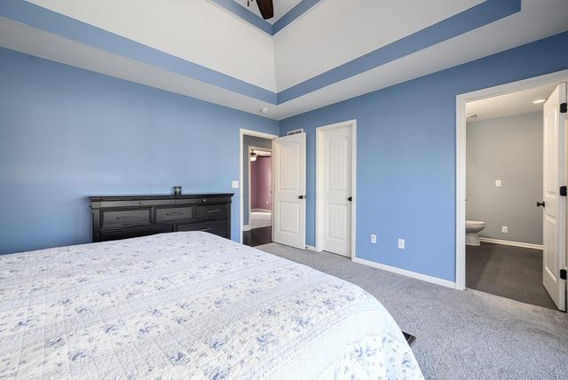 928 N Oak Terrace, Tonganoxie, KS 66086