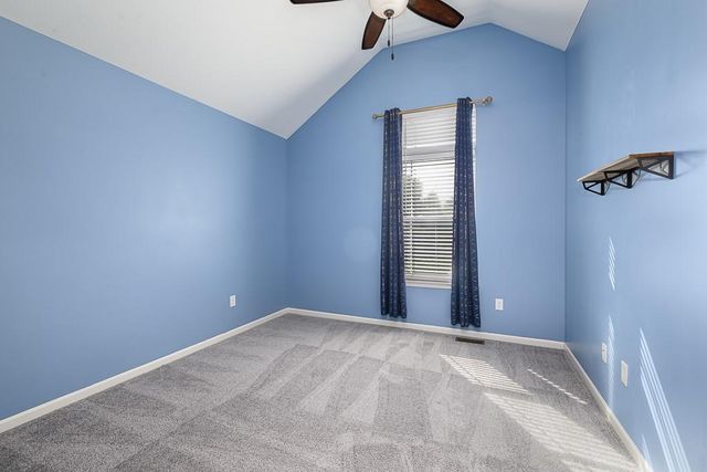 928 N Oak Terrace, Tonganoxie, KS 66086