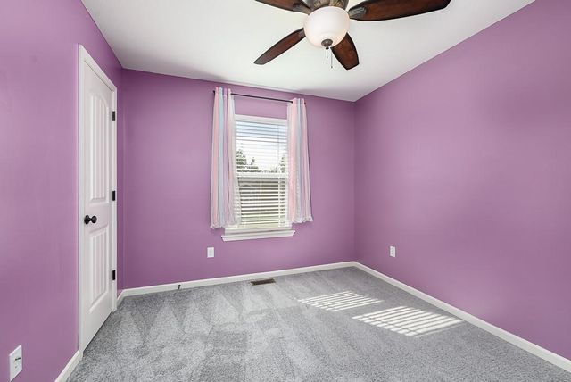 928 N Oak Terrace, Tonganoxie, KS 66086