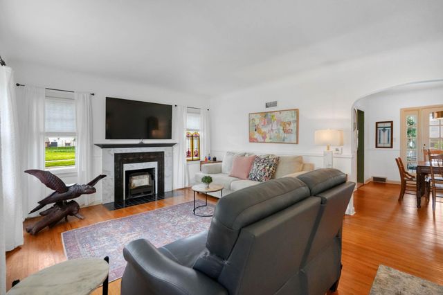 1556 Bertch Avenue, Waterloo, IA 50702