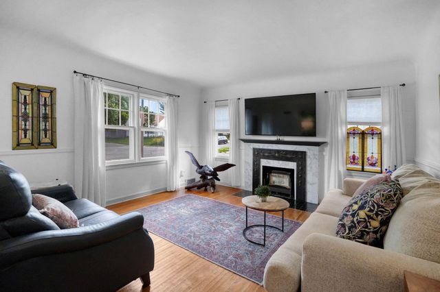 1556 Bertch Avenue, Waterloo, IA 50702