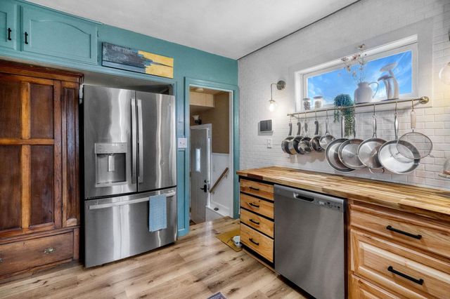 1556 Bertch Avenue, Waterloo, IA 50702