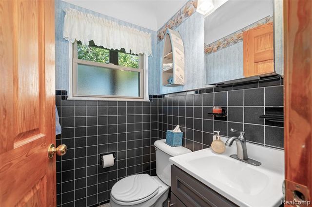 7214 Cardinal Street, Clay, MI 48001