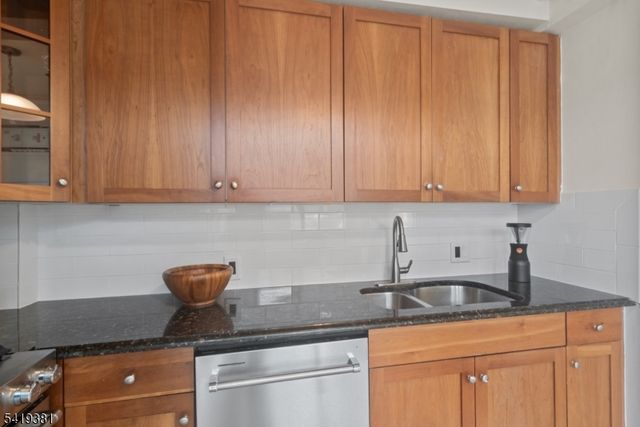 300 Communipaw Ave 154, Jersey City, NJ 07304