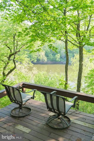 1223 STEAMBOAT RUN RD, Shepherdstown, WV 25443