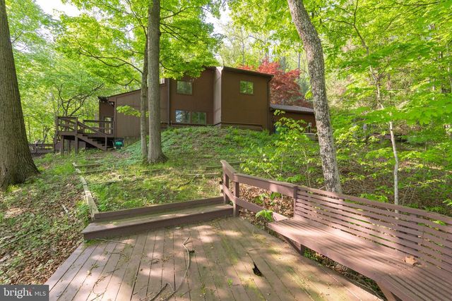 1223 STEAMBOAT RUN RD, Shepherdstown, WV 25443