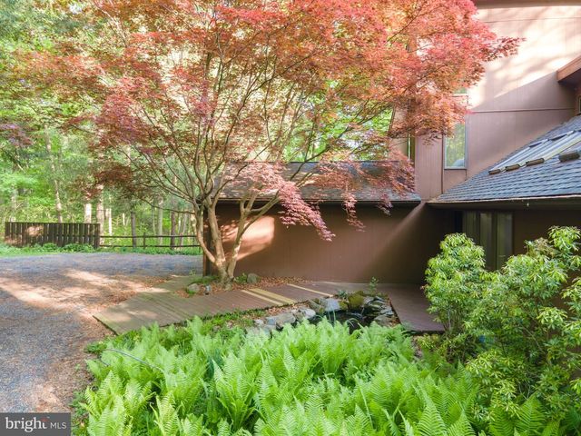 1223 STEAMBOAT RUN RD, Shepherdstown, WV 25443