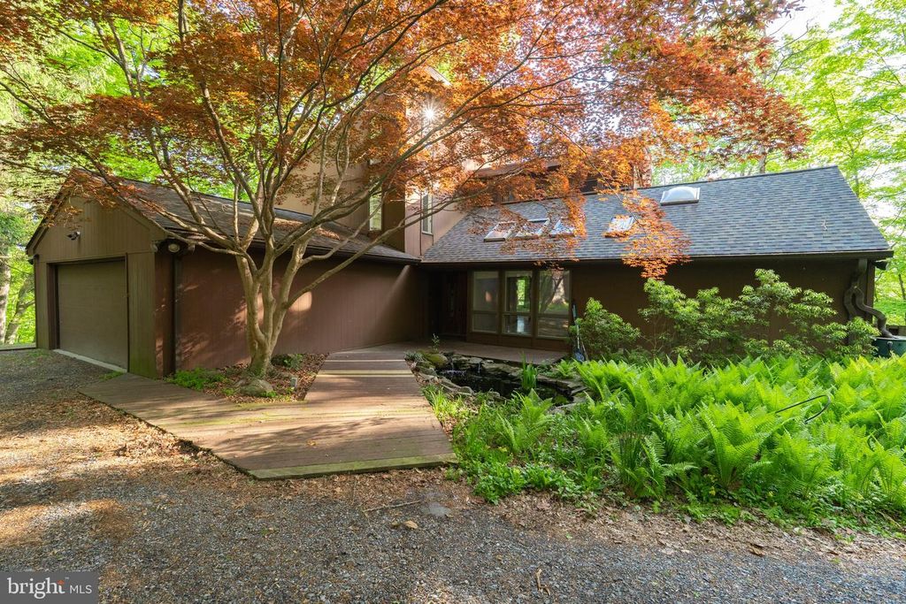 1223 STEAMBOAT RUN RD, Shepherdstown, WV 25443