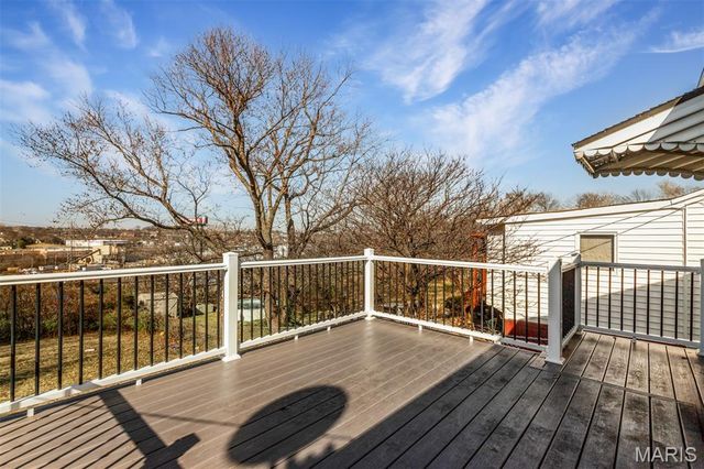 6437 Colletta Drive, St Louis, MO 63139