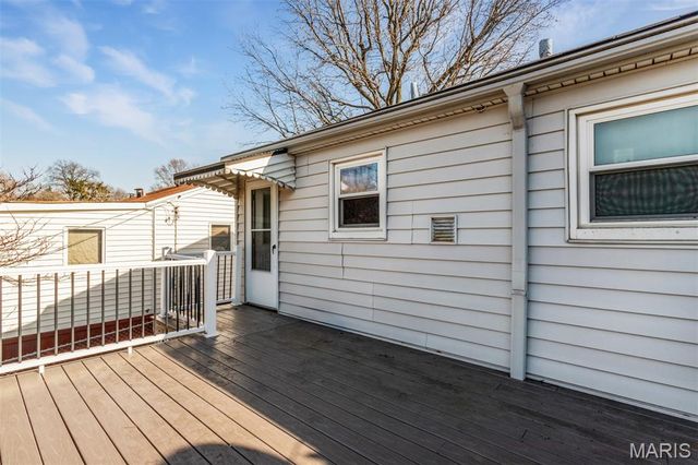 6437 Colletta Drive, St Louis, MO 63139