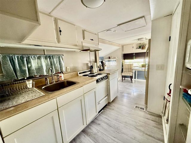 7041 FAIRVIEW VILLAGE CIRCLE, Winter Haven, FL 33881