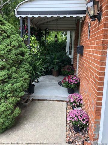15401 Vivian Street, Taylor, MI 48180