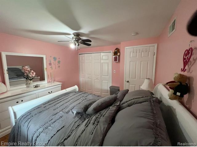 15401 Vivian Street, Taylor, MI 48180