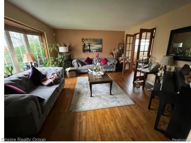 15401 Vivian Street, Taylor, MI 48180