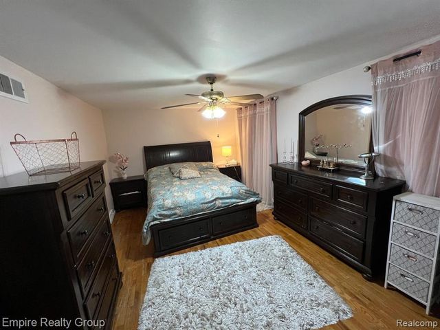 15401 Vivian Street, Taylor, MI 48180