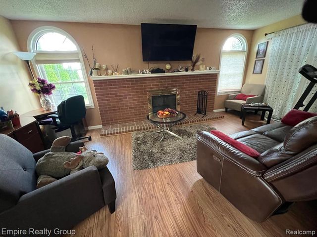 15401 Vivian Street, Taylor, MI 48180