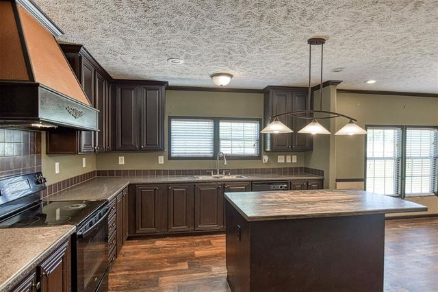 13700 Iron Road, Mcloud, OK 74851