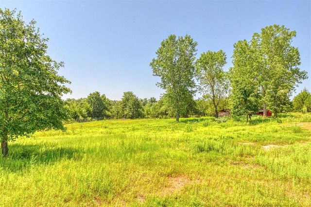 13700 Iron Road, Mcloud, OK 74851