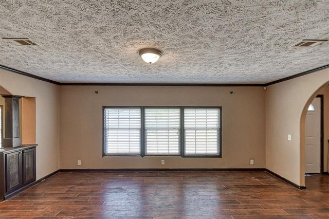 13700 Iron Road, Mcloud, OK 74851