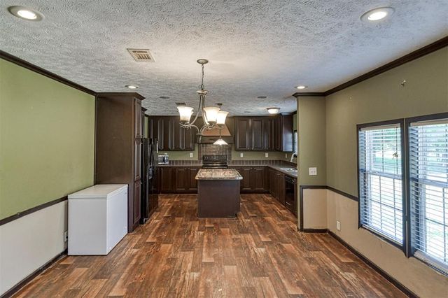 13700 Iron Road, Mcloud, OK 74851