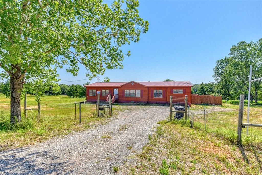 13700 Iron Road, Mcloud, OK 74851