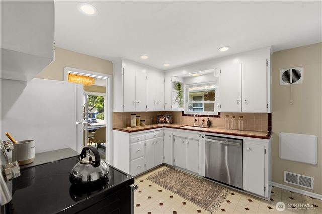 4414 NE 65th Street, Seattle, WA 98115