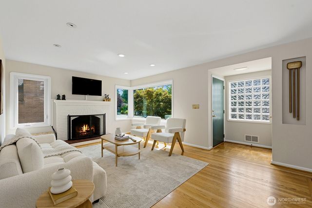 4414 NE 65th Street, Seattle, WA 98115