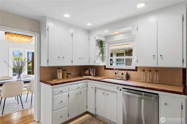 4414 NE 65th Street, Seattle, WA 98115