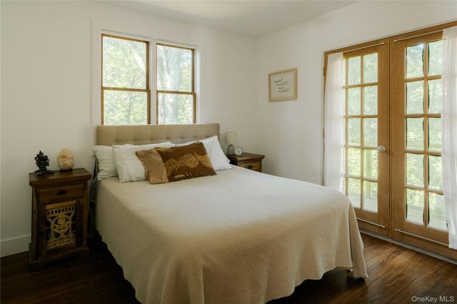 82 Near Road, Red Hook, NY 12571