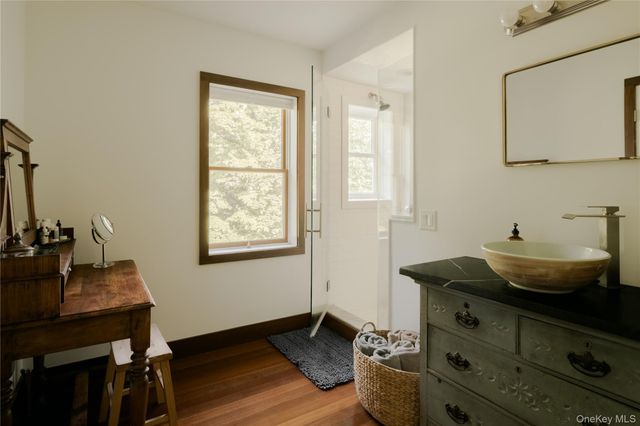 82 Near Road, Red Hook, NY 12571