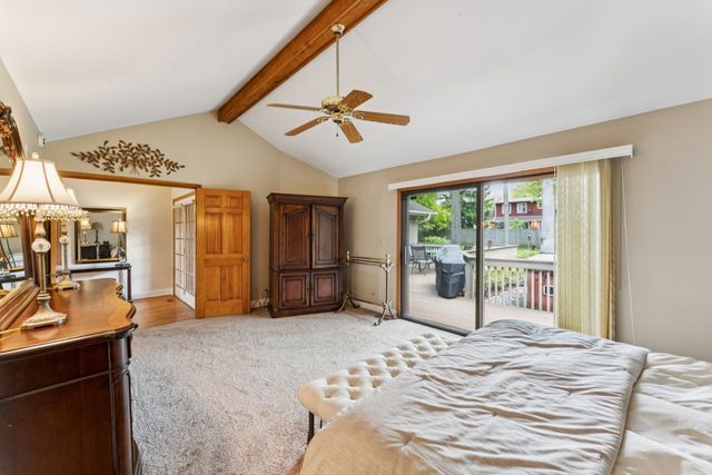 384 E Montrose Avenue, Wood Dale, IL 60191